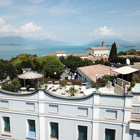 Hotel Enrichetta Desenzano del Garda Exterior photo